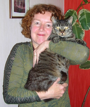 Kvinna med katt