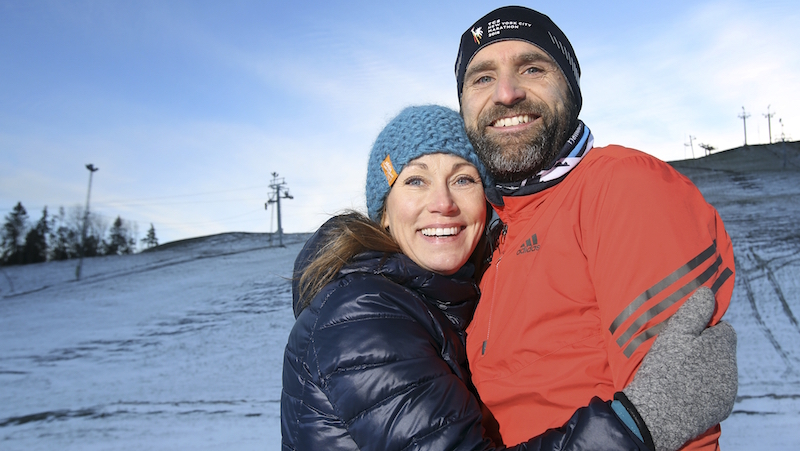 Malin Schultz är lycklig med sin man Johan. Tillsammans har de nått Afrikas högsta topp.