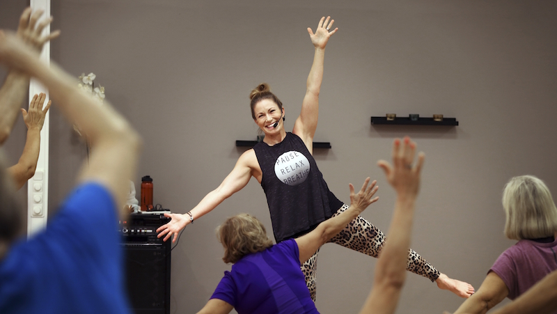 Malin arbetar med friskvård och hälsa och är utbildad personlig tränare och instruktör i spinning och aerobics.