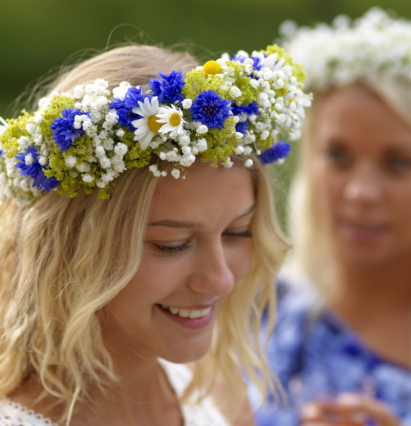 Midsommarkrans med blommor