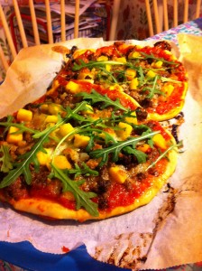 Pizza med färs och mango