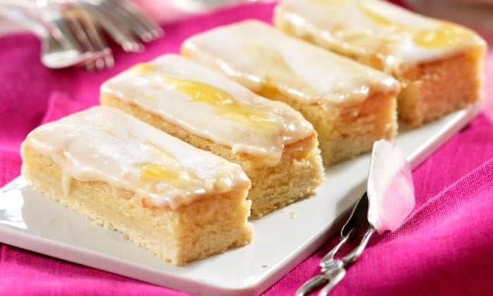 Tårta I Långpanna Med Lemoncurd