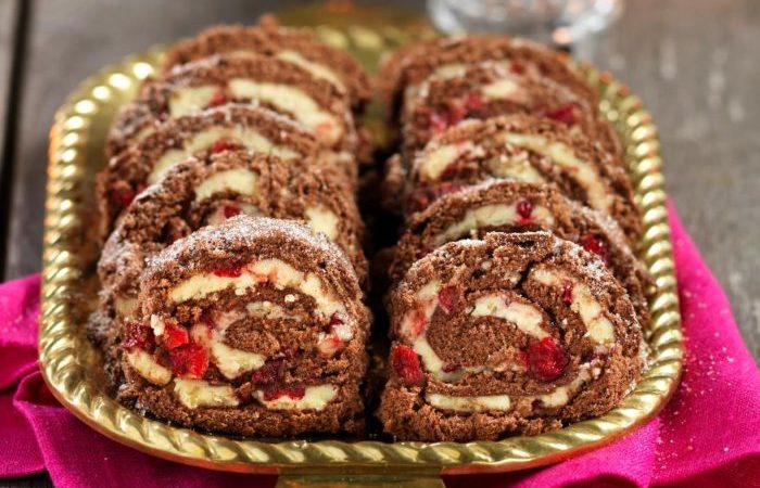 chokladrulltårta med lingon
